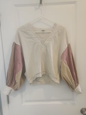 gimmicks by BKE Ivory Tunic with Pink and Tan Balloon Sleeves Boho Peasant
